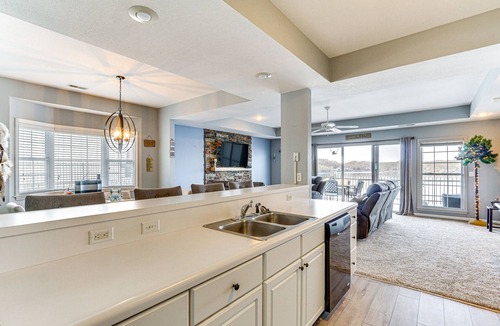 Lakeland Condo | Pool Access at Waterfront Lake Ozarks Rental!