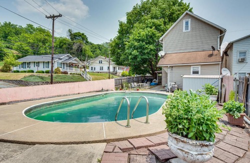 Bath Apartment | Pool Access Bath Vacation Rental Condo!
