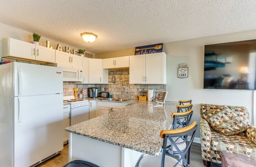 Osage Beach Apartment | Pool Access & Lake View: Osage Beach Condo!