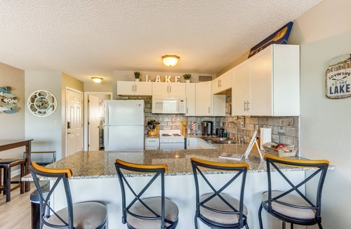 Osage Beach Apartment | Pool Access & Lake View: Osage Beach Condo!