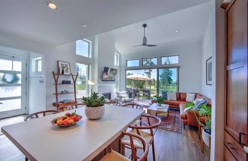 Rendezvous House | Pool Access & Mtn View! Luxe WP Cabin, Near Trails