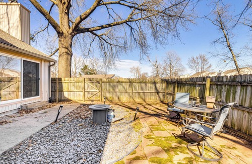 Gladstone House | Pool Access & Private Fire Pit: Kansas City Gem!