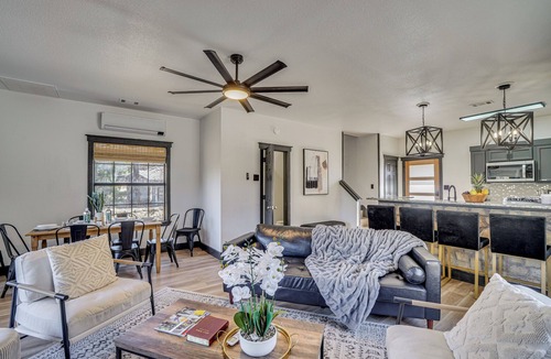 Graford Cabin | Pool Access, Walk to Water! Possum Kingdom Cabin