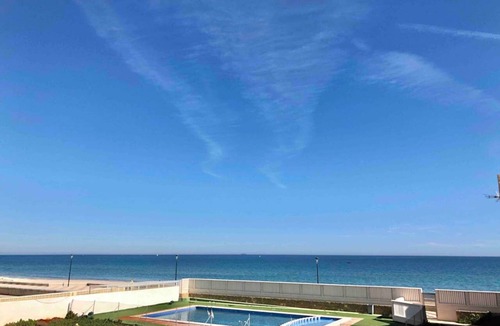 Sueca House | Pool and Beach View House