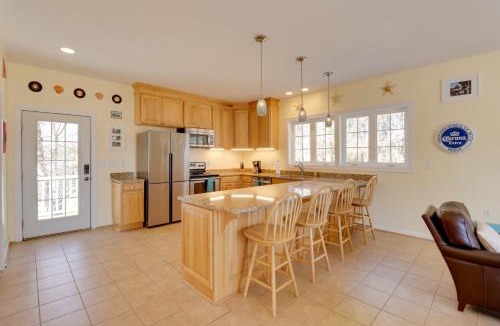Foster House | Pool and Dock Access! Bohannon Cottage on the Bay