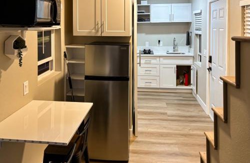 Perris Apartment | Pool and Hot Tub Access Cozy Perris Tiny Home