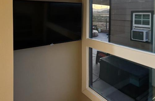 Perris Apartment | Pool and Hot Tub Access Cozy Perris Tiny Home