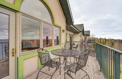 Two Harbors Apartment | Pool and Lake Access Northern Lakes Retreat!