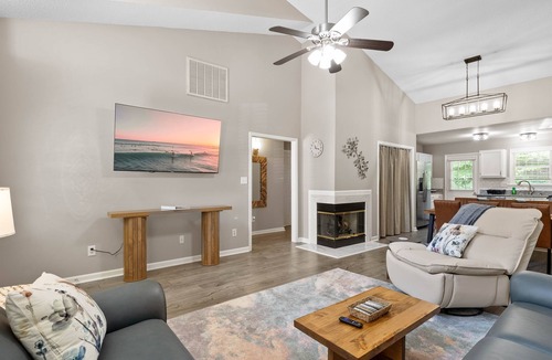 Wake Forest House | Pool and Tennis Courts | Fire-Pit | Infinity Game Table
