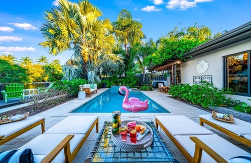 Wilton Manors House | Pool and Waterfront Oasis