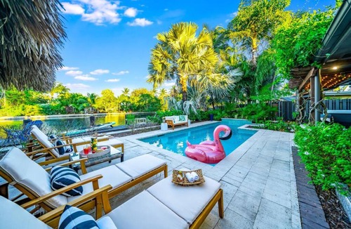 Wilton Manors House | Pool and Waterfront Oasis
