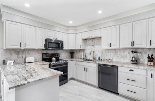 Cox Heights House | Pool & Art Lover Oasis near Old Town w/Mini Golf