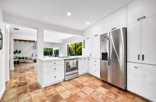 The Hammocks House | Pool * BBQ * Fire pit * Pool Table * TV room