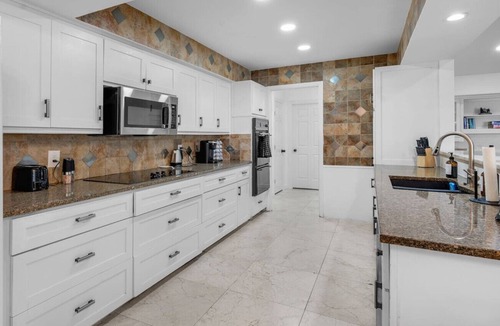 Lake Highlands Apartment | Pool | BBQ | Games | Gym | Patio | Workspace