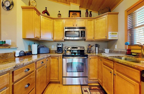 Nekoosa House | Pool & Beach Access! 'Lake Arrowhead Hideaway'