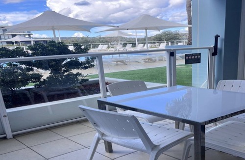 Ettalong Beach Apartment | Pool, beach & cafes, TOP NOTCH