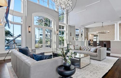 Glenlake House | Pool, Cabana & Amazing Views - Picturesque Point