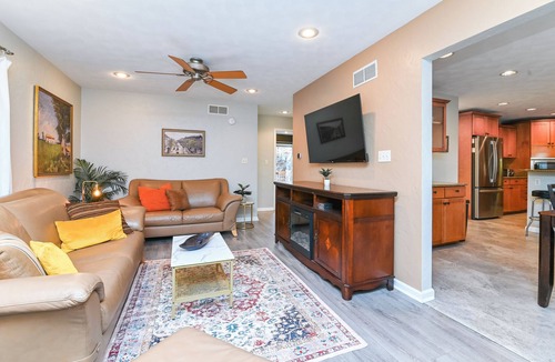 Sunnyland House | Pool & Cabana w HotTub in Prime Secluded Location w 2 King Suites- Pet Friendly