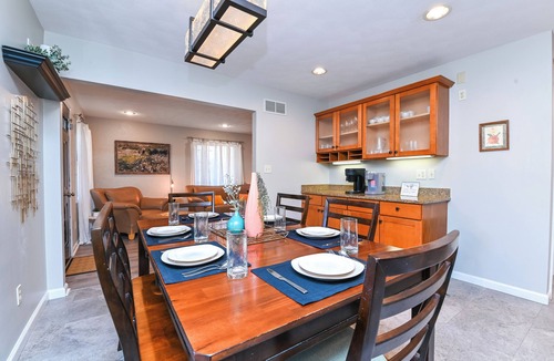 Sunnyland House | Pool & Cabana w HotTub in Prime Secluded Location w 2 King Suites- Pet Friendly