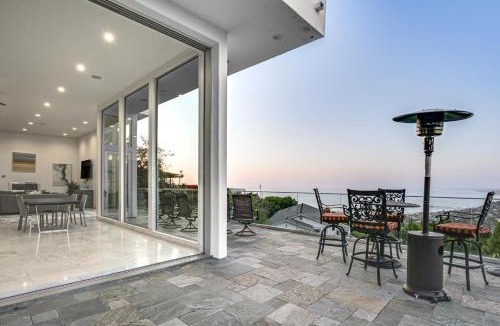 Hidden Valley House | Pool & Coastline Views: Luxe La Jolla Home