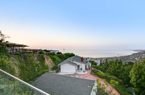 Hidden Valley House | Pool & Coastline Views: Luxe La Jolla Home