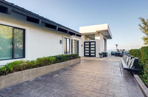 Hidden Valley House | Pool & Coastline Views: Luxe La Jolla Home