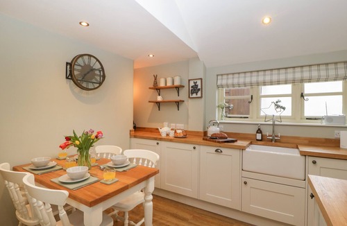 Westbrook Court Cottage | Pool Cottage