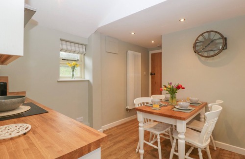 Westbrook Court Cottage | Pool Cottage