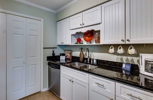Savannah House | Pool & Deck · Pet-Friendly · Near Tybee & Downtown