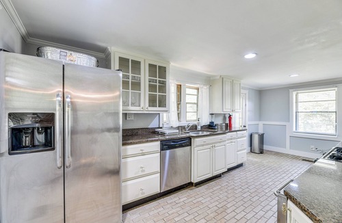 Newnan House | Pool & Deck: Pond-View Getaway in Newnan!
