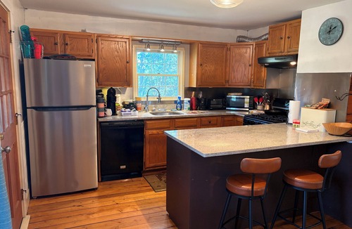 Oakland House | Pool, fire pit & minutes to Messalonskee Lake!