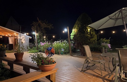 Oakland House | Pool, fire pit & minutes to Messalonskee Lake!