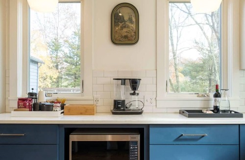 Germantown House | Pool, Fireplace, Converted Barn! - Chic Barn House