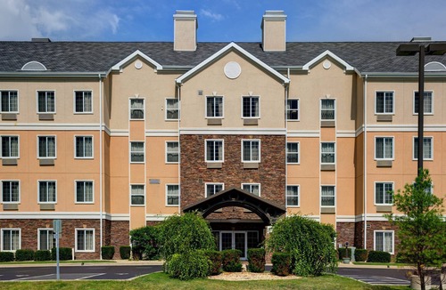 Rockford Condo | Pool. Free Breakfast. Your Next Vacation!