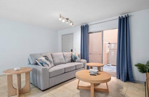 Bayshore Gardens Apartment | Pool - Free Parking - 2BD 1 Block from the Water