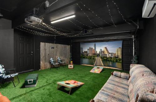 The Hermitage House | Pool Getaway Movie Room Games Yard BBQ Pets
