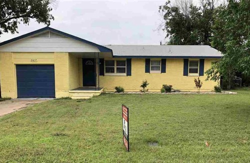 Lawton House | Pool Graduation, vacation home near Fort Sill