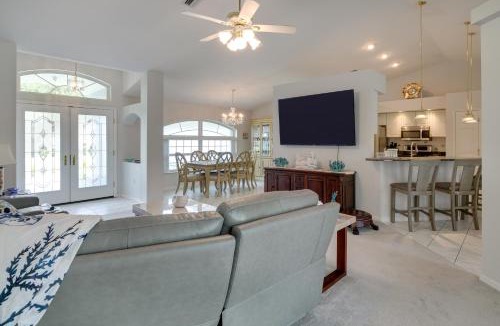 Spring Hill House | Pool, Grill and Golf Course Views Spring Hill Stay!