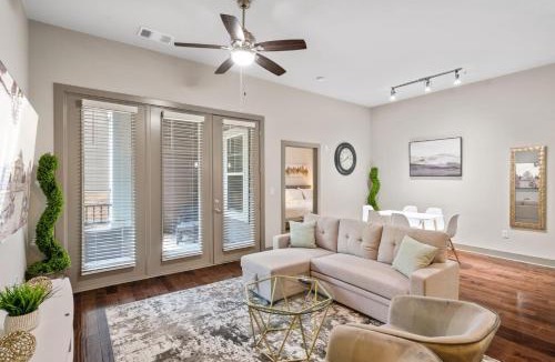 Woodbridge Apartment | Pool Gym Spacious Free-Parking
