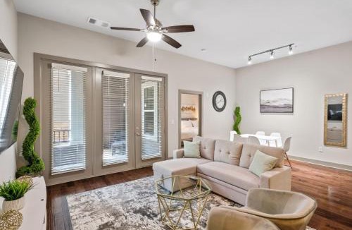 Woodbridge Apartment | Pool Gym Spacious Free-Parking