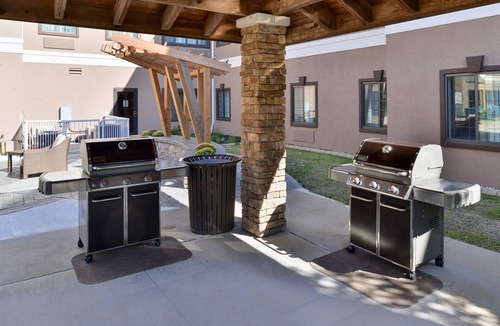 O'Fallon Condo | Pool & Gym. Your Next Trip!