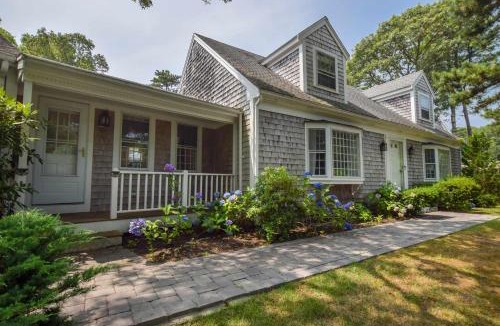 East Harwich House | Pool Half Mile to Beach