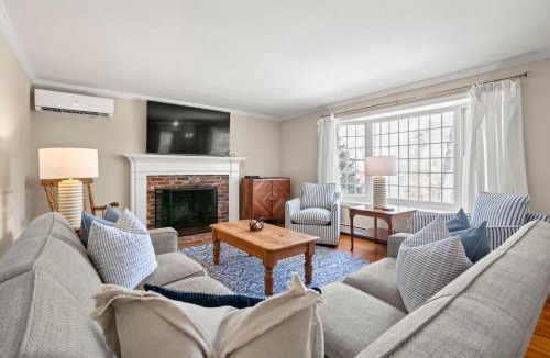 East Harwich House | Pool Half Mile to Beach