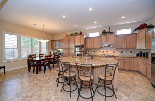 Palm Valley House | POOL HEAT INCLUDED NOV & DEC 2026 - DAY DREAM OASIS! Three guest suites!