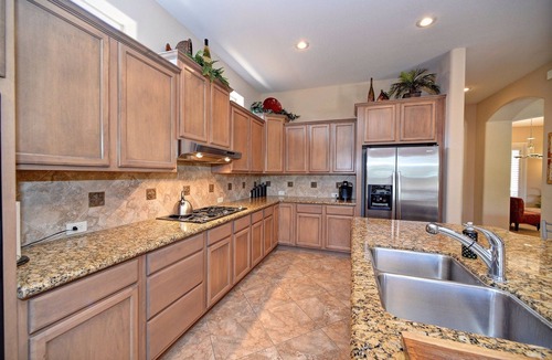 Palm Valley House | POOL HEAT INCLUDED NOV & DEC 2026 - DAY DREAM OASIS! Three guest suites!