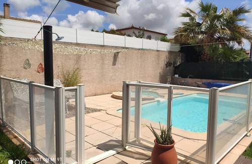 Fabregues House | Pool-heated spa house