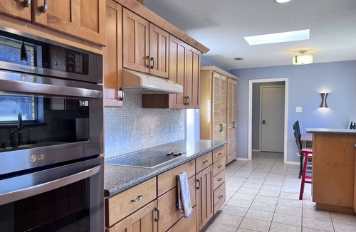 Plano House | Pool, Heated spa, Pickleball court, BBQ, Sleep 16