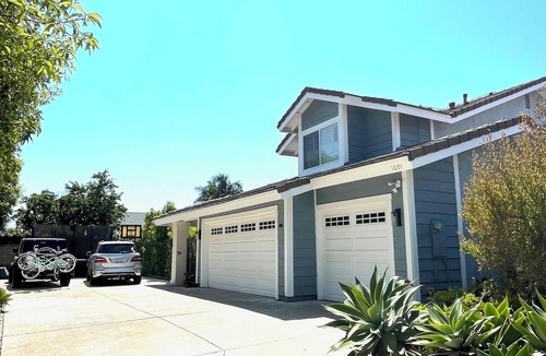 Costa Mesa House | Pool Home away from home near Beaches/Disneyland and shopping! Clean and quiet.