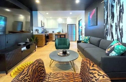 MLK House | Pool Home Encore Rainey Street-6 minute drive