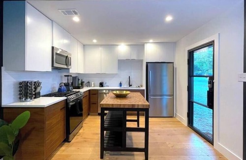 MLK House | Pool Home Encore Rainey Street-6 minute drive